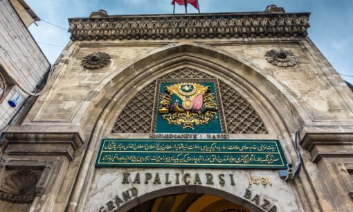 Explore Istanbul with Half Day Morning Topkapı Palace & Grand Bazaar Tour All Inclusive - Image 5